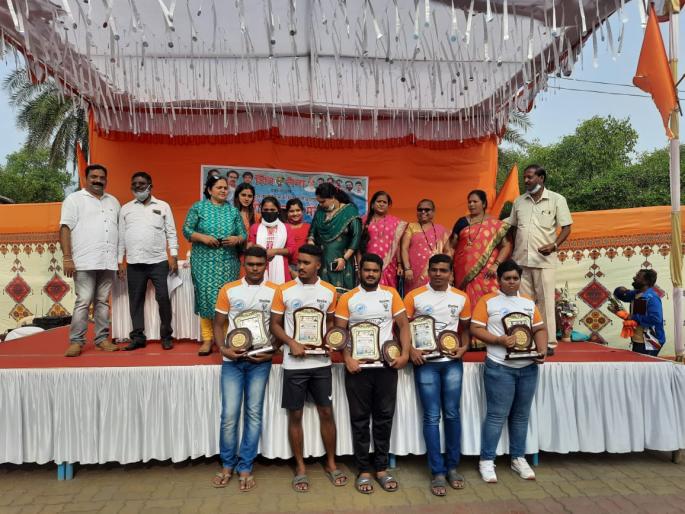 Arnala fort to Vasai sea swimming expedition completed, Jia Rai's new record | अर्नाळा किल्ला ते वसई सागरी जलतरण मोहीम संपन्न, जिया रायचा नवा विक्रम Arnala fort to Vasai sea swimming expedition completed, Jia Rai's new record | अर्नाळा किल्ला ते वसई सागरी जलतरण मोहीम संपन्न, जिया रायचा नवा विक्रम