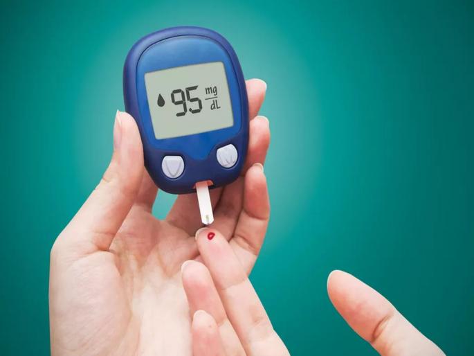 Want to stay away and protected from type 2 diabetes change in lifestyle is necessary | टाइप २ डायबिटीजपासून बचाव करायचाय? लाइफस्टाइलमध्ये करा हे बदल Want to stay away and protected from type 2 diabetes change in lifestyle is necessary | टाइप २ डायबिटीजपासून बचाव करायचाय? लाइफस्टाइलमध्ये करा हे बदल