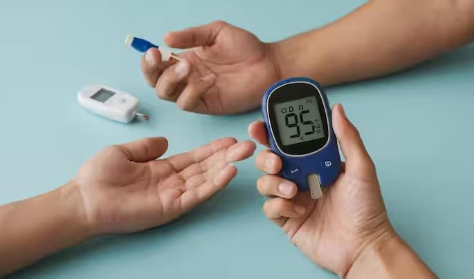 Doctor, what should be done to prevent diabetes? Get regular checkups after forty | डाॅक्टरसाहेब, मधुमेह होऊच नये, यासाठी काय करावे? चाळिशीनंतर करा नियमित तपासणी