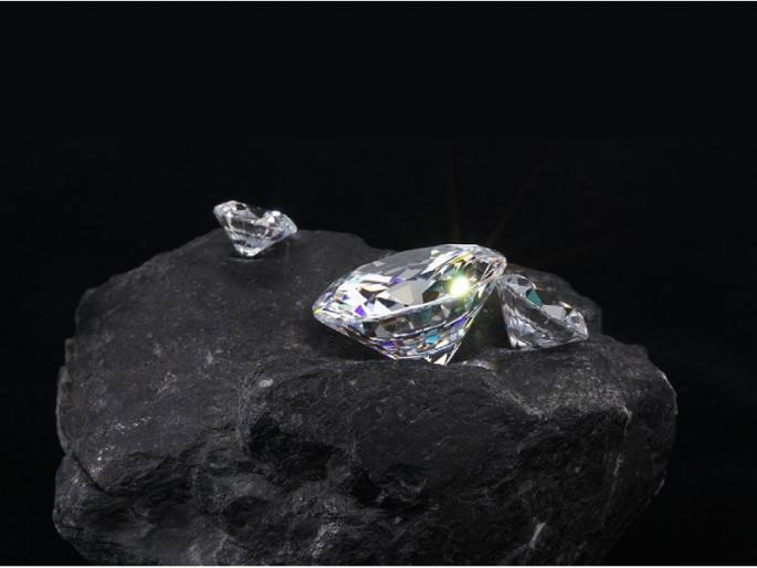 Diamond worth Rs 1 20 crore found in brick kiln The first time found such a big diamond | वीटभट्टीत सापडला १.२० कोटी रुपयांचा हिरा; एवढा मोठा हिरा सापडण्याची पहिली वेळ Diamond worth Rs 1 20 crore found in brick kiln The first time found such a big diamond | वीटभट्टीत सापडला १.२० कोटी रुपयांचा हिरा; एवढा मोठा हिरा सापडण्याची पहिली वेळ