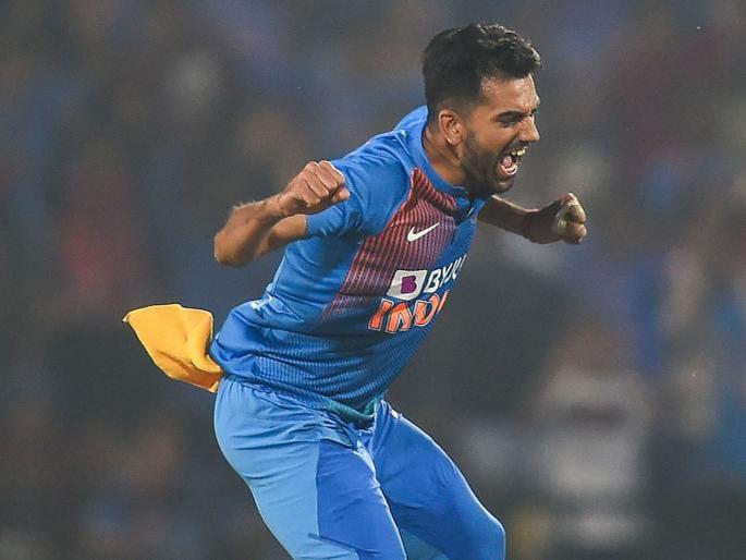 ICCAwards: Deepak Chahar's 6/7 against Bangladesh in November is the T20I Performance of the Year | ICCAwards: टीम इंडियाच्या दीपक चहरचा विशेष गौरव; मिळवला मानाचा पुरस्कार