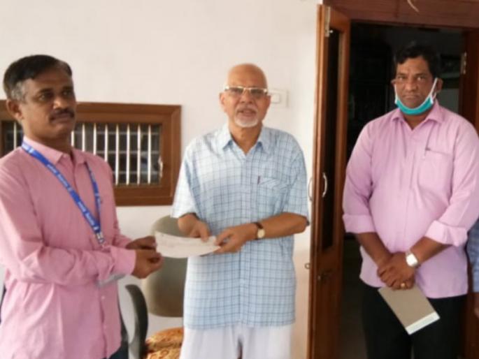 sahitya sammlen President Father Francis Dibrito's financial support to the state government for fighting against Corona | कोरोनाशी लढणाऱ्या राज्य सरकारला साहित्य संमेलनाध्यक्ष फादर फ्रान्सिस दिब्रिटो यांची आर्थिक मदत sahitya sammlen President Father Francis Dibrito's financial support to the state government for fighting against Corona | कोरोनाशी लढणाऱ्या राज्य सरकारला साहित्य संमेलनाध्यक्ष फादर फ्रान्सिस दिब्रिटो यांची आर्थिक मदत