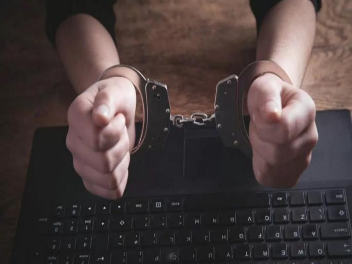 pimparichinchwad crime Elderly woman digital arrest averted due to bank officials' vigilance; Incident in Sangvi | बँक अधिकाऱ्यांच्या सतर्कतेमुळे टळली वृद्धेची ‘डिजिटल अरेस्ट’; सांगवीतील घटना pimparichinchwad crime Elderly woman digital arrest averted due to bank officials' vigilance; Incident in Sangvi | बँक अधिकाऱ्यांच्या सतर्कतेमुळे टळली वृद्धेची ‘डिजिटल अरेस्ट’; सांगवीतील घटना