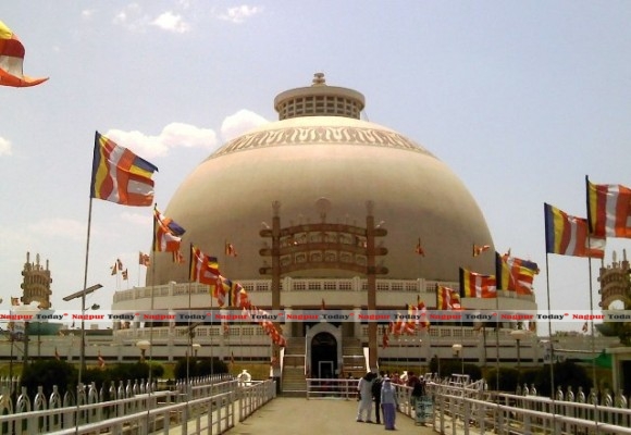 Come together to save the constitution; Appeal of 'Dakshinaayan' | संविधान टिकविण्यासाठी एकत्र या; ‘दक्षिणायान’चे आवाहन  Come together to save the constitution; Appeal of 'Dakshinaayan' | संविधान टिकविण्यासाठी एकत्र या; ‘दक्षिणायान’चे आवाहन