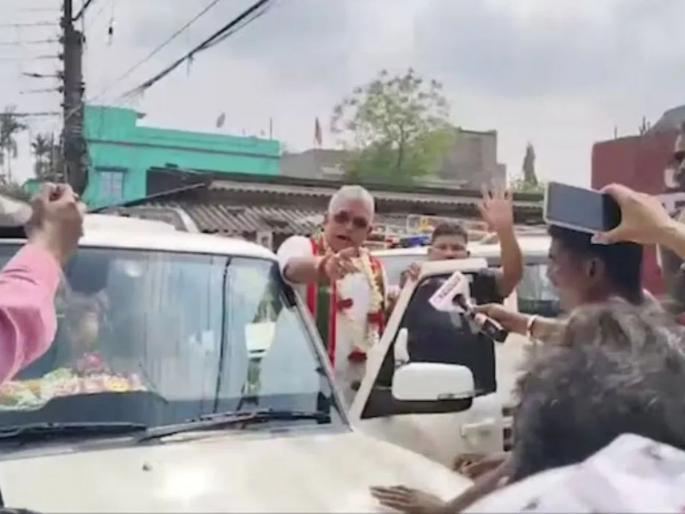 BJP leader Dilip Ghosh threatens women protesters in kharagpur west bengal | Dilip Ghosh : "ओरडलात तर मी तुमचा गळा दाबेन"; आंदोलन करणाऱ्या महिलांना भाजपा नेत्याची धमकी