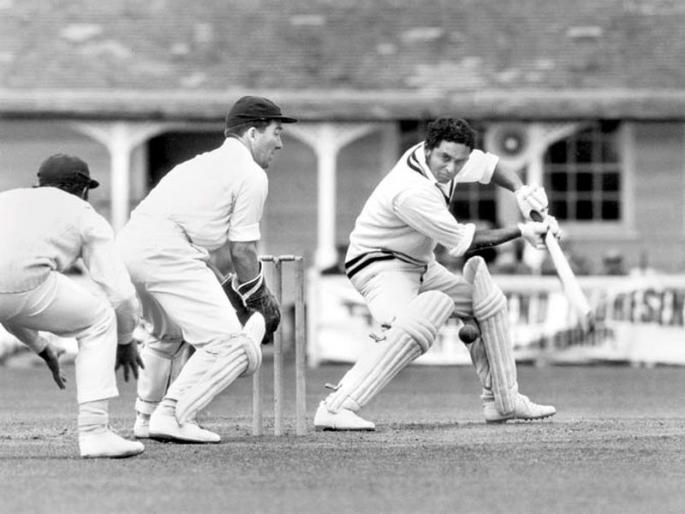 Google salute to India's hero Dilip Sardesai, he is first indian who made the first 'double century' in foreign countries! | Google Doodle: परदेशात पहिला 'द्विशतकी पराक्रम' करणारे भारताचे वीर दिलीप सरदेसाईंना Google चा सलाम!