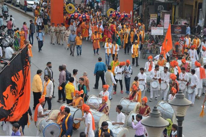 Natya Dindine Dudmuli Natyangari: Appearance of Vidarbha culture | नाट्यदिंडीने दुमदुमली नाट्यनगरी : वैदर्भीय संस्कृतीचे दर्शन