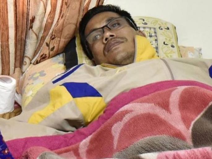 Government as Minister of Youth Affairs and Sports Kiren Rijiju intervention assures financial aid for ailing Dingko Singh | सुवर्णपदक विजेत्या खेळाडूची कॅन्सरशी झुंज; क्रीडा मंत्री धावले मदतीला! Government as Minister of Youth Affairs and Sports Kiren Rijiju intervention assures financial aid for ailing Dingko Singh | सुवर्णपदक विजेत्या खेळाडूची कॅन्सरशी झुंज; क्रीडा मंत्री धावले मदतीला!