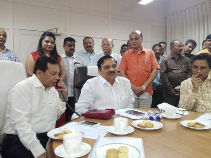  Tring-tring for 'Inquiry' on ST's call center, line-busy on first day | एसटीच्या कॉल सेंटरवर ‘चौकशी’साठी ट्रिंग-ट्रिंग, पहिल्याच दिवशी लाइन व्यस्त