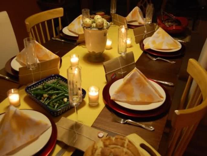 boyfriend gets angry because girlfriend eat lot of food on dinner | फक्त पोटभर जेवली, म्हणून बॉयफ्रेंडने उचलंल असं पाऊल की सर्वजण झाले शॉक