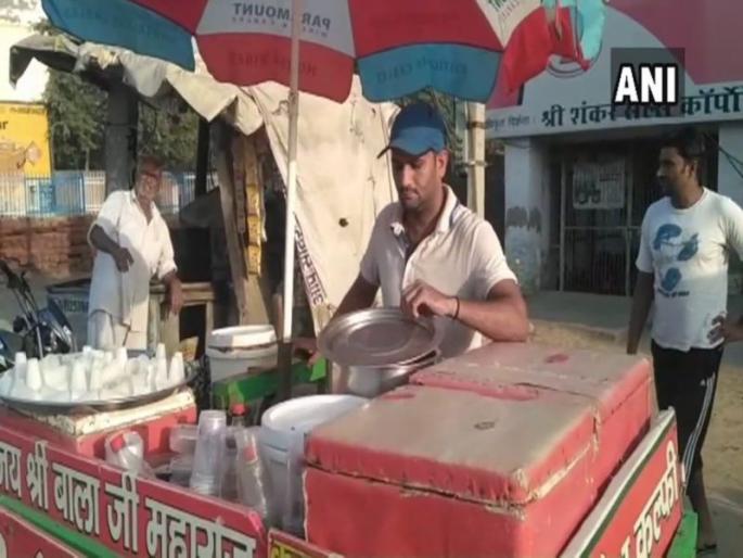 Time to sell ice cream at the Asian Games medalist boxer dinesh kumar | आशियाई स्पर्धेतील पदक विजेत्या बॉक्सरवर कुल्फी विकण्याची वेळ Time to sell ice cream at the Asian Games medalist boxer dinesh kumar | आशियाई स्पर्धेतील पदक विजेत्या बॉक्सरवर कुल्फी विकण्याची वेळ