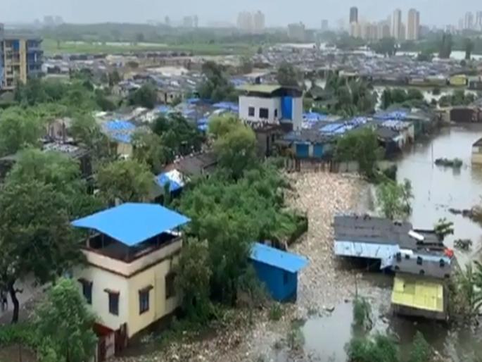 Even after 72 hours, many areas of the Diva were still under water | 72 तासानंतरही दिव्यातील अनेक भागात पाणीच पाणी, अनेकांचे संसार आले उघड्यावर Even after 72 hours, many areas of the Diva were still under water | 72 तासानंतरही दिव्यातील अनेक भागात पाणीच पाणी, अनेकांचे संसार आले उघड्यावर