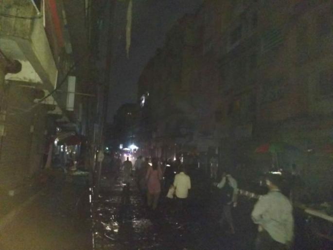 Janmashtami no electricity in diva | दिव्यातील कृष्ण जन्माष्टमी अंधारात Janmashtami no electricity in diva | दिव्यातील कृष्ण जन्माष्टमी अंधारात