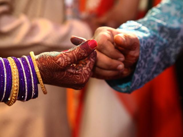 The money demand to second wife for the divorce of the first wife in amravati, crime news | पहिल्या पत्नीशी घटस्फोट घेण्यासाठी दुसरीला पैशांची मागणी  The money demand to second wife for the divorce of the first wife in amravati, crime news | पहिल्या पत्नीशी घटस्फोट घेण्यासाठी दुसरीला पैशांची मागणी