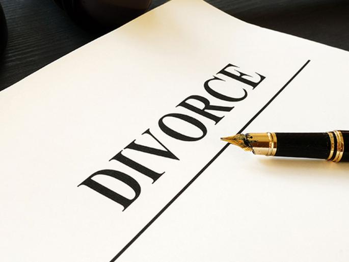 It is a trauma for a wife to live in a stranger's house | पत्नीचे परपुरुषाच्या घरी राहणे हा मानसिक आघात It is a trauma for a wife to live in a stranger's house | पत्नीचे परपुरुषाच्या घरी राहणे हा मानसिक आघात