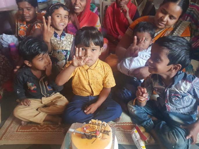 do not stand at the door of Banks for loan | नवीन कर्ज मागायला गेलो तर बँका दारात पण उभे करत नाहीत  do not stand at the door of Banks for loan | नवीन कर्ज मागायला गेलो तर बँका दारात पण उभे करत नाहीत