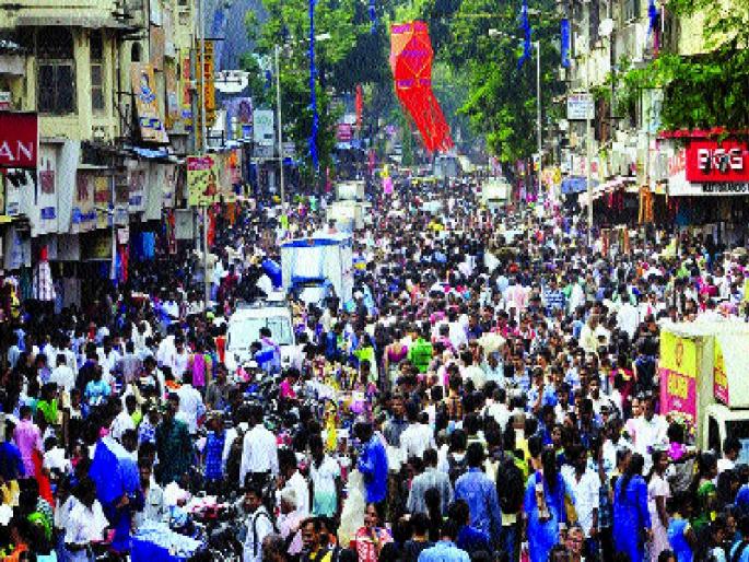 Diwali cheetahs rise in market; | बाजारपेठेवर चढला दिवाळीच्या चैतन्याचा साज, ग्राहकांनी गाठला रविवारचा मुहूर्त Diwali cheetahs rise in market; | बाजारपेठेवर चढला दिवाळीच्या चैतन्याचा साज, ग्राहकांनी गाठला रविवारचा मुहूर्त