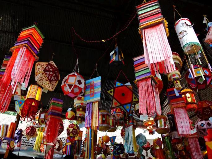 A lantern worth a few hundred rupees and a turnover of crores | काही शे रुपयांचे कंदील अन् कोट्यवधींची उलाढाल A lantern worth a few hundred rupees and a turnover of crores | काही शे रुपयांचे कंदील अन् कोट्यवधींची उलाढाल