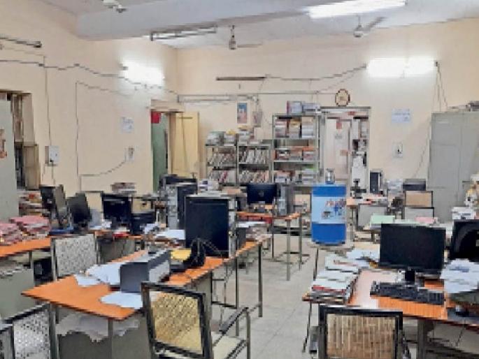 Government offices in Kolhapur will closed for six consecutive days consecutive holidays including Diwali | शासकीय कर्मचाऱ्यांची 'दिवाळी'च; कोल्हापुरात सलग सहा दिवस कार्यालये राहणार बंद Government offices in Kolhapur will closed for six consecutive days consecutive holidays including Diwali | शासकीय कर्मचाऱ्यांची 'दिवाळी'च; कोल्हापुरात सलग सहा दिवस कार्यालये राहणार बंद