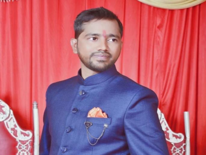 Tushar Nivruti Shinde from Ahmednagar has been selected as Tahasildar | कौतुकास्पद! वडिलांच्या कष्टाचं चीज; गवंड्याचा मुलगा झाला तहसीलदार Tushar Nivruti Shinde from Ahmednagar has been selected as Tahasildar | कौतुकास्पद! वडिलांच्या कष्टाचं चीज; गवंड्याचा मुलगा झाला तहसीलदार