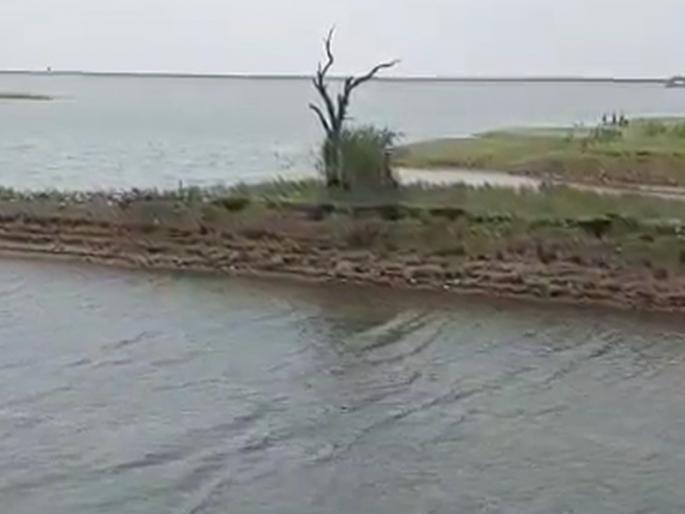 Rakshasabhuvan temple engulfed in water; 32 villages alerted | गेवराईला हायअलर्ट, राक्षसभुवन मंदिराला पाण्याने वेढले; ३२ गावांना सतर्कतेचा इशारा Rakshasabhuvan temple engulfed in water; 32 villages alerted | गेवराईला हायअलर्ट, राक्षसभुवन मंदिराला पाण्याने वेढले; ३२ गावांना सतर्कतेचा इशारा