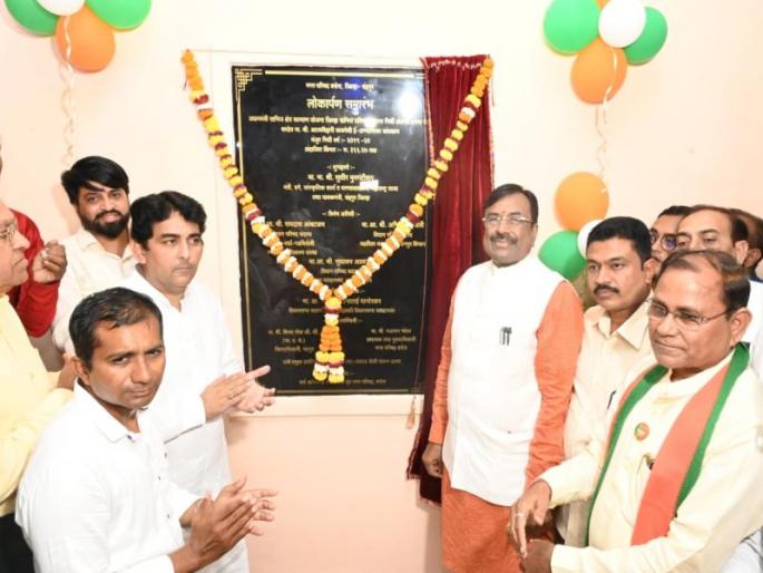 To become a student who repays the debt of the society by taking cultural education - Minister Sudhir Mungantiwar | संस्कारी शिक्षण घेऊन समाजाचे ऋण फेडणारा विद्यार्थी घडावा- सुधीर मुनगंटीवार To become a student who repays the debt of the society by taking cultural education - Minister Sudhir Mungantiwar | संस्कारी शिक्षण घेऊन समाजाचे ऋण फेडणारा विद्यार्थी घडावा- सुधीर मुनगंटीवार