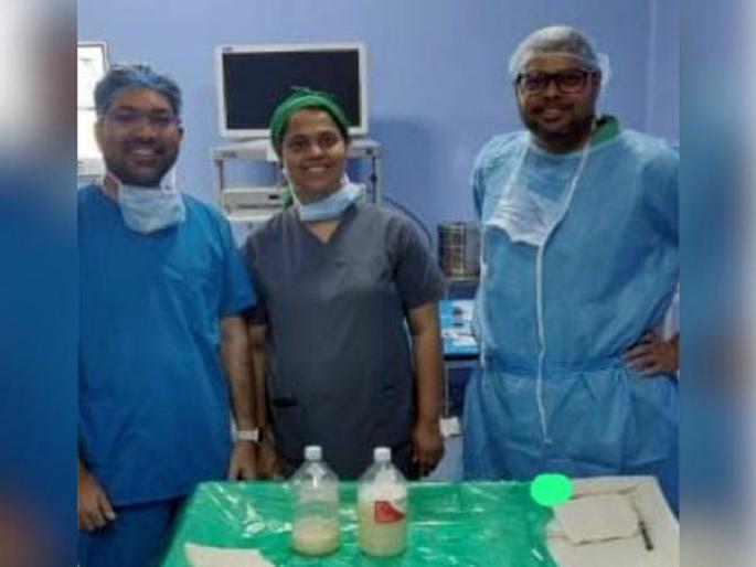 Medical doctors have successfully performed the first 'whole lung lavage' on a two-year-old girl, a rare treatment | दोन वर्षांच्या मुलीवर पहिले 'व्होल लंग लॅव्हेज', मेडिकलच्या डॉक्टरांनी यशस्वी केली दुर्मिळ उपचार प्रक्रिया Medical doctors have successfully performed the first 'whole lung lavage' on a two-year-old girl, a rare treatment | दोन वर्षांच्या मुलीवर पहिले 'व्होल लंग लॅव्हेज', मेडिकलच्या डॉक्टरांनी यशस्वी केली दुर्मिळ उपचार प्रक्रिया