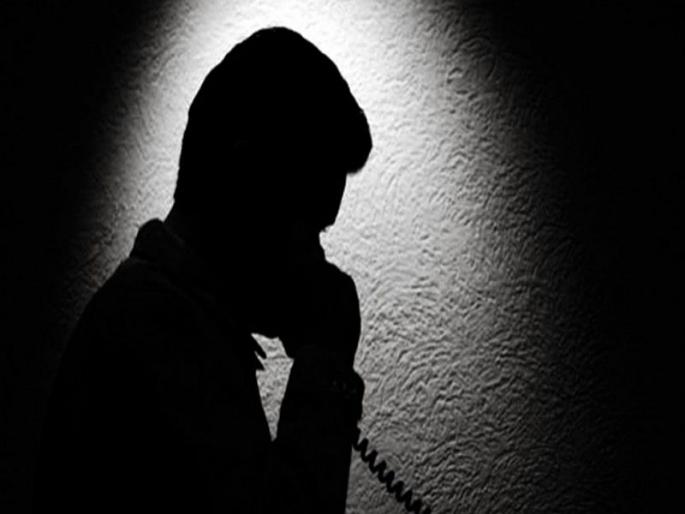 ... so the father made the 'anonymous call'; Complaint against a bomber | ...म्हणून वडिलांनीच केला ‘निनावी कॉल’; बॉम्बस्फोटाची धमकी देणाऱ्याविरुद्ध तक्रार ... so the father made the 'anonymous call'; Complaint against a bomber | ...म्हणून वडिलांनीच केला ‘निनावी कॉल’; बॉम्बस्फोटाची धमकी देणाऱ्याविरुद्ध तक्रार