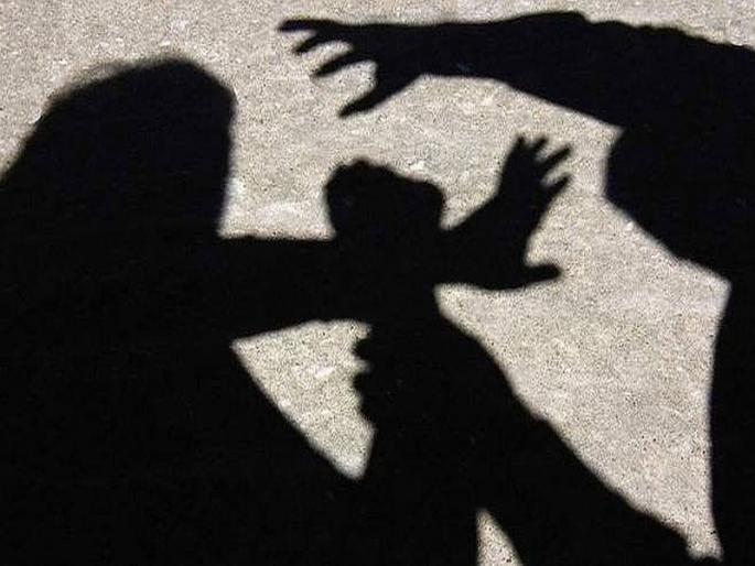 Another girl abducted in Thane | ठाण्यात आणखी एका मुलीचे अपहरण Another girl abducted in Thane | ठाण्यात आणखी एका मुलीचे अपहरण