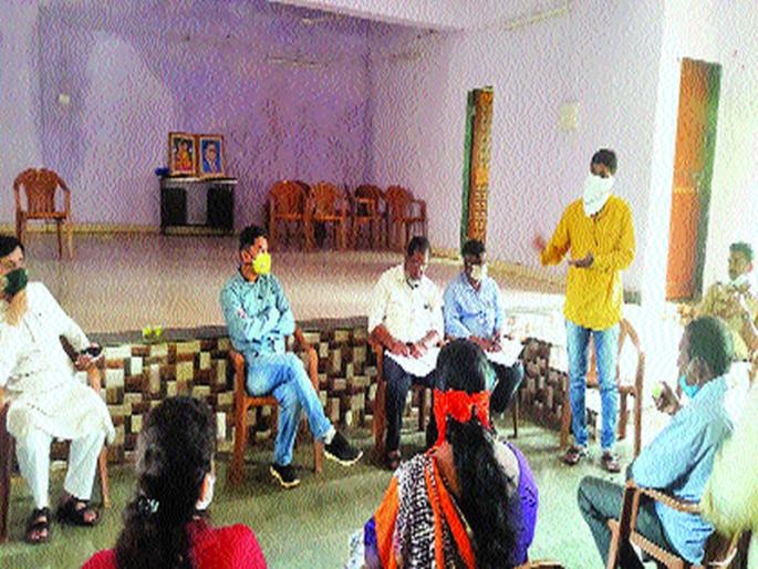 23 villages in Shrivardhan still in darkness; Villagers angry over 47 days of storm | श्रीवर्धनमधील २३ गावे अद्यापही अंधारात; वादळाला ४७ दिवस झाले तरी वीज नसल्याने ग्रामस्थ संतप्त 23 villages in Shrivardhan still in darkness; Villagers angry over 47 days of storm | श्रीवर्धनमधील २३ गावे अद्यापही अंधारात; वादळाला ४७ दिवस झाले तरी वीज नसल्याने ग्रामस्थ संतप्त