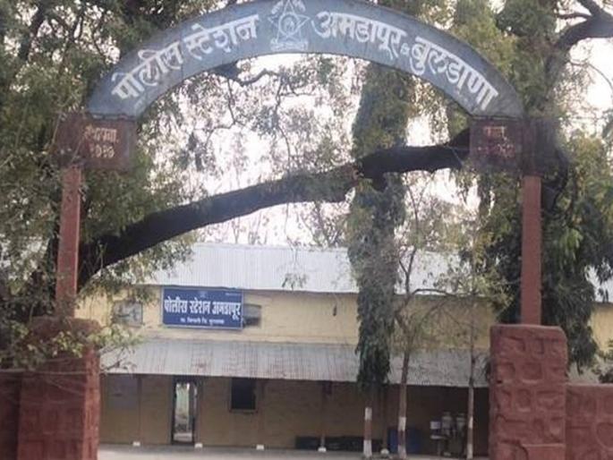 Teacher arrested for sexually harassing student; Striking type in Buldana | विद्यार्थिनीचा लैंगिक छळ करणाऱ्या शिक्षकास अटक; बुलडाणामधील धक्कादायक प्रकार Teacher arrested for sexually harassing student; Striking type in Buldana | विद्यार्थिनीचा लैंगिक छळ करणाऱ्या शिक्षकास अटक; बुलडाणामधील धक्कादायक प्रकार