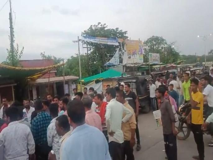 Activists of Ravi Rana and Thackeray group clash, cases filed against each other | रवी राणांचे कार्यकर्ते आणि ठाकरे गटात हाणामारी, परस्पराविरुद्ध गुन्हे दाखल