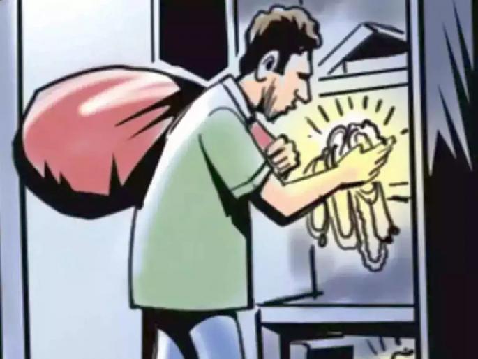 Burglary of 12 lakhs to a bullion dealer who went out of the village | बाहेरगावी गेलेल्या सराफा व्यापाऱ्याकडे १२ लाखांची घरफोडी Burglary of 12 lakhs to a bullion dealer who went out of the village | बाहेरगावी गेलेल्या सराफा व्यापाऱ्याकडे १२ लाखांची घरफोडी