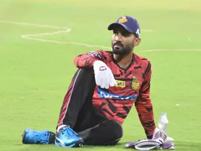 KKR vs RR Latest News: Remove Dinesh Karthik as a KKR captain, netizans demand | KKR vs RR Latest News : दिनेश कार्तिकला हटवा, KKRचा कर्णधार होतोय ट्रोल