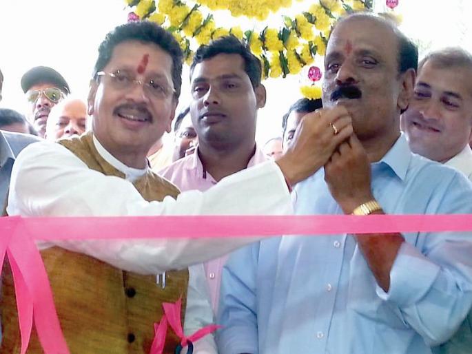 Babanarao salgaonkar follow of deepak kesarkar on sindhudurg politics | बबनरावांचे भाईंच्या पावलावर पाऊल, सिंधुदुर्गच्या राजकारणातील चाहुल Babanarao salgaonkar follow of deepak kesarkar on sindhudurg politics | बबनरावांचे भाईंच्या पावलावर पाऊल, सिंधुदुर्गच्या राजकारणातील चाहुल