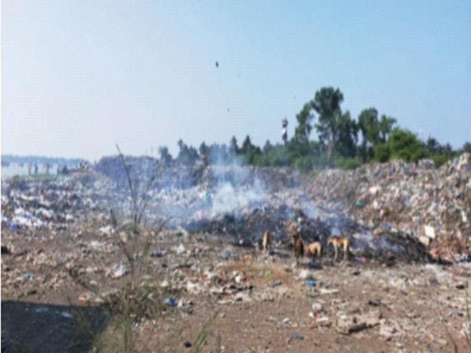 Fire pollution at Arnala Solid Waste Management Project; Endangering health | अर्नाळा घनकचरा व्यवस्थापन प्रकल्पातील आगीमुळे प्रदूषण; आरोग्य धोक्यात Fire pollution at Arnala Solid Waste Management Project; Endangering health | अर्नाळा घनकचरा व्यवस्थापन प्रकल्पातील आगीमुळे प्रदूषण; आरोग्य धोक्यात