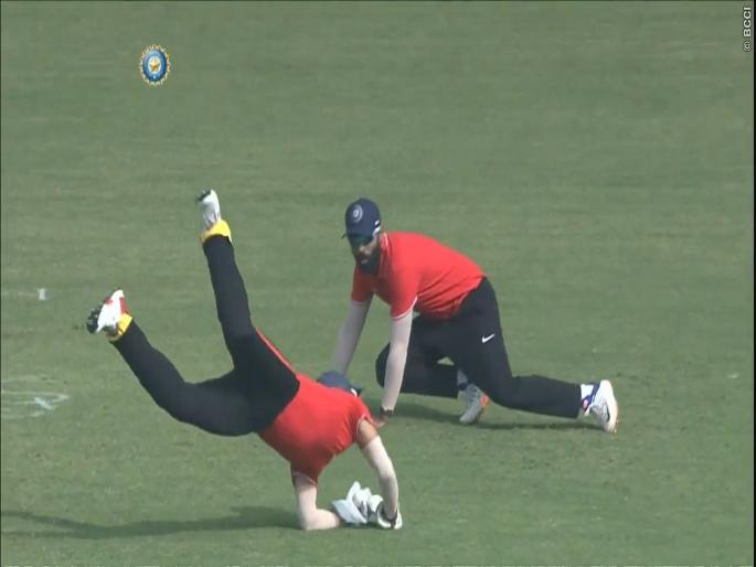 India B are the champions of Deodhar Trophy 2019-20; Dinesh Karthik pulls off stunning one-handed catch, Video   | Video : जल्लोष भारत B संघाच्या विजयाचा, चर्चा दिनेश कार्तिकच्या स्टनिंग कॅचची 