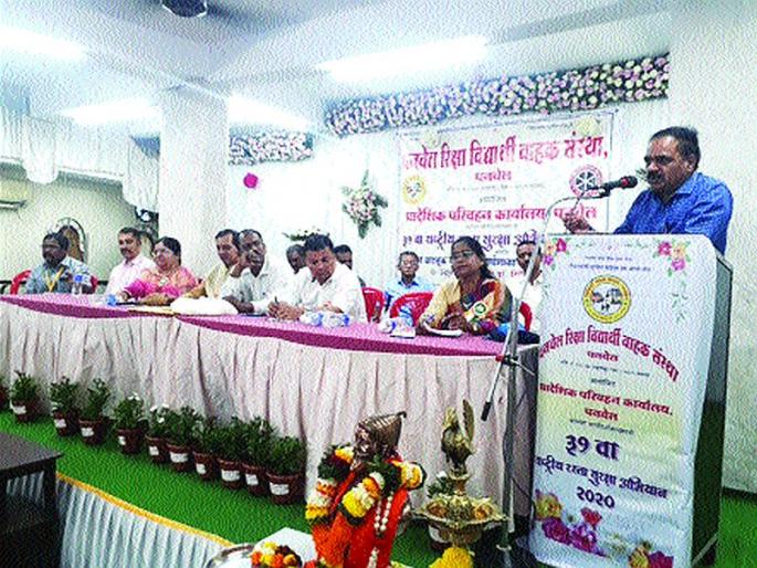 Responsibility for the safety of students on schoolwoman drivers; Girish Gune's opinion | स्कूलव्हॅन चालकांवर विद्यार्थ्यांच्या सुरक्षेची जबाबदारी; गिरीश गुणे यांचे मत Responsibility for the safety of students on schoolwoman drivers; Girish Gune's opinion | स्कूलव्हॅन चालकांवर विद्यार्थ्यांच्या सुरक्षेची जबाबदारी; गिरीश गुणे यांचे मत