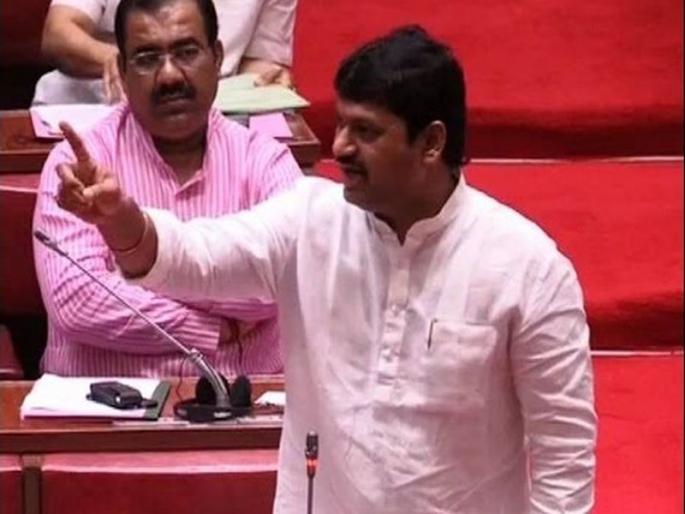 The chief minister and the government 'lowered the study' of drought, Dhananjay Munde aggressive at the Legislative Assembly | मुख्यमंत्री अन् सरकारचा दुष्काळाबाबत 'अभ्यास कमी', विधानभवनात धनंजय मुंडे आक्रमक The chief minister and the government 'lowered the study' of drought, Dhananjay Munde aggressive at the Legislative Assembly | मुख्यमंत्री अन् सरकारचा दुष्काळाबाबत 'अभ्यास कमी', विधानभवनात धनंजय मुंडे आक्रमक