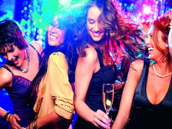 The parties gave 'Prasad'; The rebellion of the youth during the Quarantine period | पार्ट्यांनी दिला ‘प्रसाद’; क्वारंटाईन काळात तरुणांच्या बंडखोरीचा फटका The parties gave 'Prasad'; The rebellion of the youth during the Quarantine period | पार्ट्यांनी दिला ‘प्रसाद’; क्वारंटाईन काळात तरुणांच्या बंडखोरीचा फटका