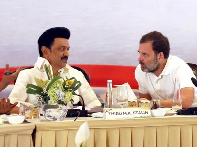 Lok Sabha Elections 2024 : Congress to contest 9 Lok Sabha seats in Tamil Nadu, 1 in Puducherry as DMK finalises alliance deal | तामिळनाडूमध्ये काँग्रेस-डीएमकेमध्ये जागावाटप; जाणून घ्या कोण किती जागांवर निवडणूक लढवणार? Lok Sabha Elections 2024 : Congress to contest 9 Lok Sabha seats in Tamil Nadu, 1 in Puducherry as DMK finalises alliance deal | तामिळनाडूमध्ये काँग्रेस-डीएमकेमध्ये जागावाटप; जाणून घ्या कोण किती जागांवर निवडणूक लढवणार?