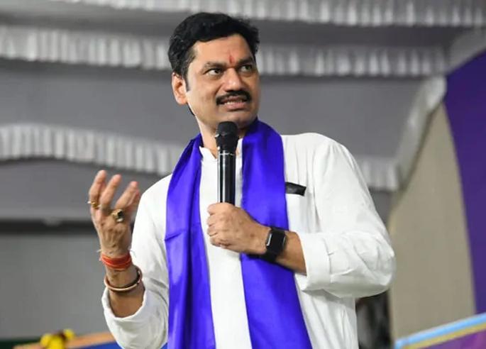 Open the way for the average laborer to return home; The ruling continues | ऊसतोड मजुरांचा घरी परतण्याचा मार्ग मोकळा; शासन निर्णय जारी Open the way for the average laborer to return home; The ruling continues | ऊसतोड मजुरांचा घरी परतण्याचा मार्ग मोकळा; शासन निर्णय जारी