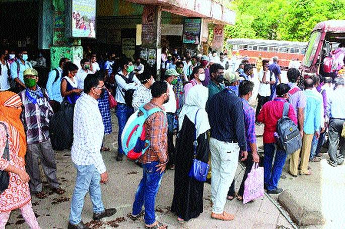 415 buses left for Mumbai from Kalyan | कल्याणहून मुंबईसाठी सोडल्या ४१५ बसगाड्या