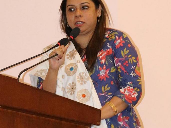Effective planning succeeds in preventing the spread of corona | प्रभावी नियोजनामुळे कोरोनाचा प्रादुर्भाव रोखण्यात अधिष्ठता सापळे यशस्वी Effective planning succeeds in preventing the spread of corona | प्रभावी नियोजनामुळे कोरोनाचा प्रादुर्भाव रोखण्यात अधिष्ठता सापळे यशस्वी