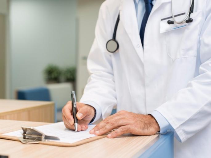 Medical Superintendent of Indapur Dr. Rajesh More's charg removed | इंदापूरचे वैद्यकीय अधीक्षक डॉ. राजेश मोरे यांचा काढला चार्ज; आरोग्य विभागाकडे तक्रारी दाखल Medical Superintendent of Indapur Dr. Rajesh More's charg removed | इंदापूरचे वैद्यकीय अधीक्षक डॉ. राजेश मोरे यांचा काढला चार्ज; आरोग्य विभागाकडे तक्रारी दाखल