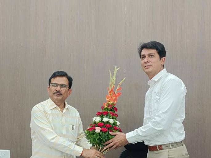 Dr. Charudatta Shinde accepted charge, joined as District Surgeon | डॉ. चारुदत्त शिंदे यांनी स्वीकारला पदभार, जिल्हा शल्यचिकित्सकपदी झाले रुजू Dr. Charudatta Shinde accepted charge, joined as District Surgeon | डॉ. चारुदत्त शिंदे यांनी स्वीकारला पदभार, जिल्हा शल्यचिकित्सकपदी झाले रुजू