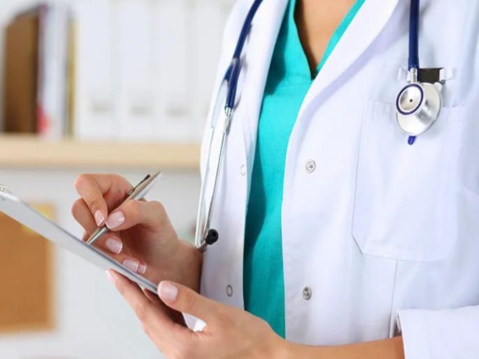 10 lakhs were extracted by promising marriage; The young doctor took the extreme step due to mental shock | लग्नाचे आमिष दाखवून १० लाख उकळले; मानसिक धक्क्यातून डॉक्टर तरुणीने उचलले टोकाचे पाऊल 10 lakhs were extracted by promising marriage; The young doctor took the extreme step due to mental shock | लग्नाचे आमिष दाखवून १० लाख उकळले; मानसिक धक्क्यातून डॉक्टर तरुणीने उचलले टोकाचे पाऊल