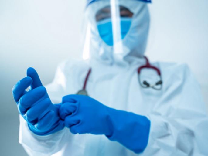 coronavirus: Corona warrior doctor says, 'Don't worry about us' | coronavirus : युद्धात तोफेच्या तोंडी असलो तरी ‘चिंता नको आमची’ शूर योद्धे आम्ही coronavirus: Corona warrior doctor says, 'Don't worry about us' | coronavirus : युद्धात तोफेच्या तोंडी असलो तरी ‘चिंता नको आमची’ शूर योद्धे आम्ही