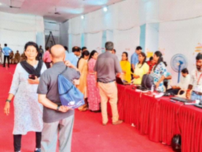 Doctors' election postponed; Discontent over chaotic situation | डॉक्टरांच्या निवडणुकीला स्थगिती; सावळ्या गोंधळावरून नाराजी, वैद्यकीय शिक्षण विभागाने पत्रक काढून दिले आदेश Doctors' election postponed; Discontent over chaotic situation | डॉक्टरांच्या निवडणुकीला स्थगिती; सावळ्या गोंधळावरून नाराजी, वैद्यकीय शिक्षण विभागाने पत्रक काढून दिले आदेश