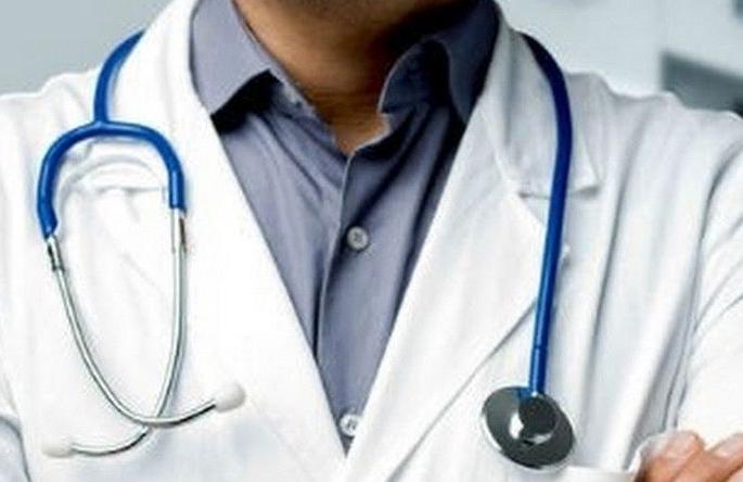 Notice to six doctors and eight pharmacists in Nagpur | नागपुरातील सहा डॉक्टर व आठ फार्मासिस्टना नोटीस Notice to six doctors and eight pharmacists in Nagpur | नागपुरातील सहा डॉक्टर व आठ फार्मासिस्टना नोटीस